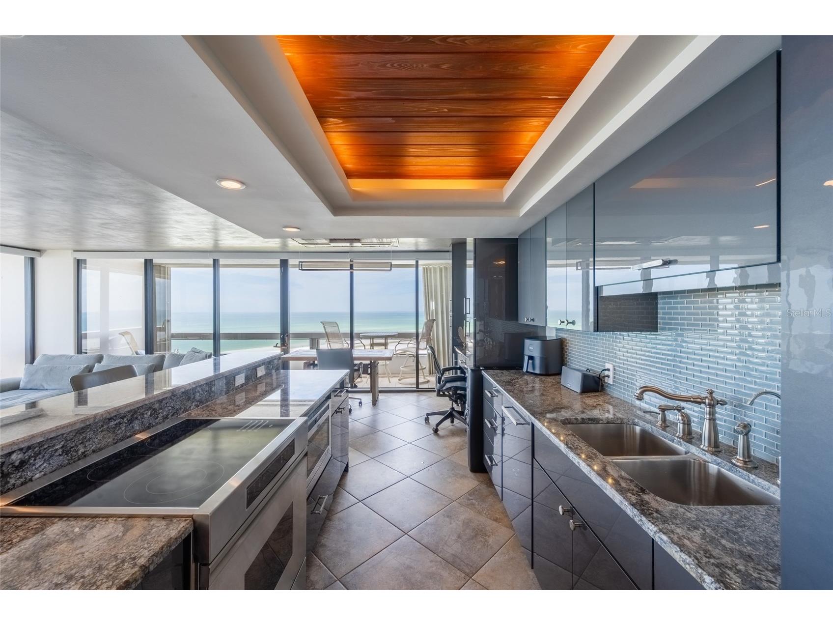 5400 Ocean Boulevard #10-02 Sarasota FL 34242 A4688970 image5