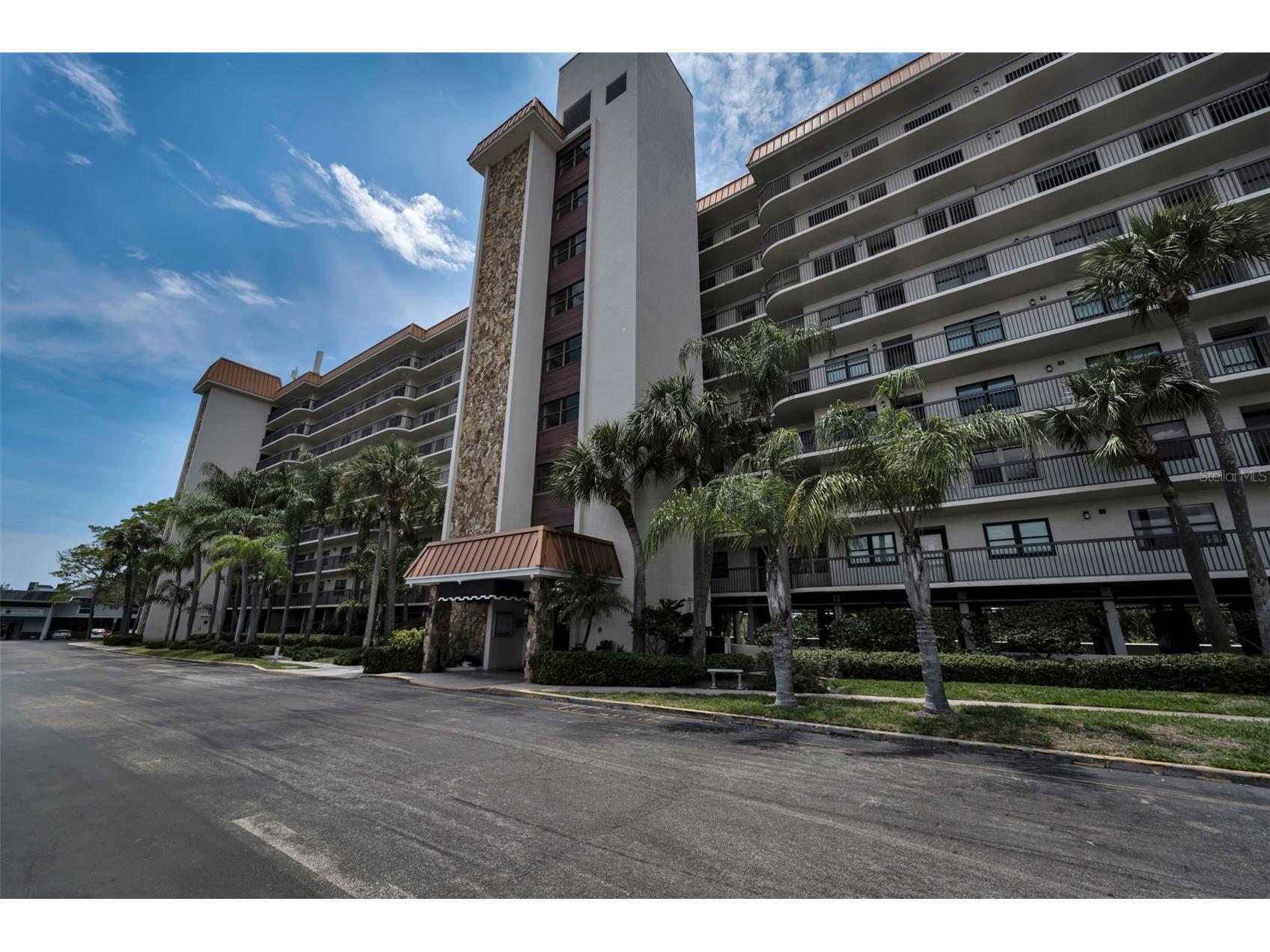 5400 Park St. North #303 Saint Petersburg FL 33709 - CROSS BAYOU TB8507978 image1