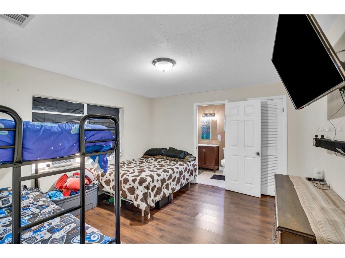 5402 Shannon Drive Fort Pierce FL 34951 TB8404732 image11