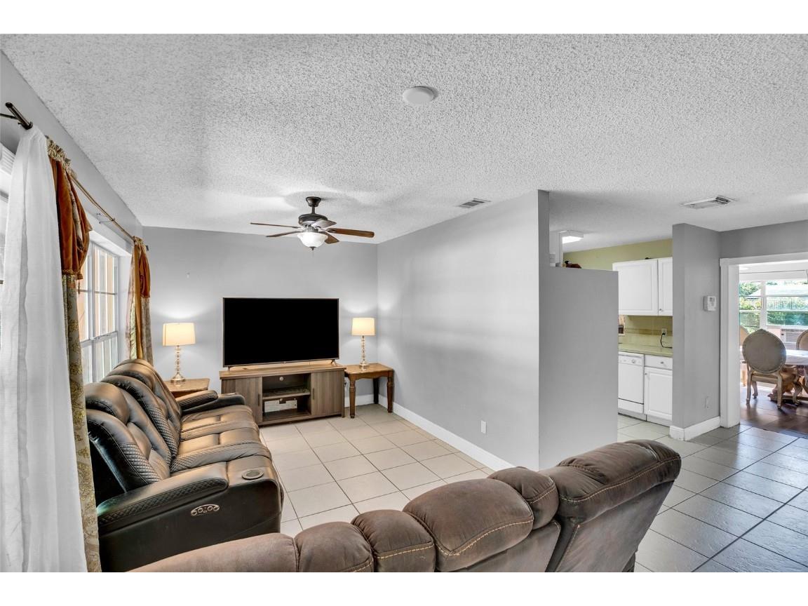 5402 Shannon Drive Fort Pierce FL 34951 TB8404732 image4