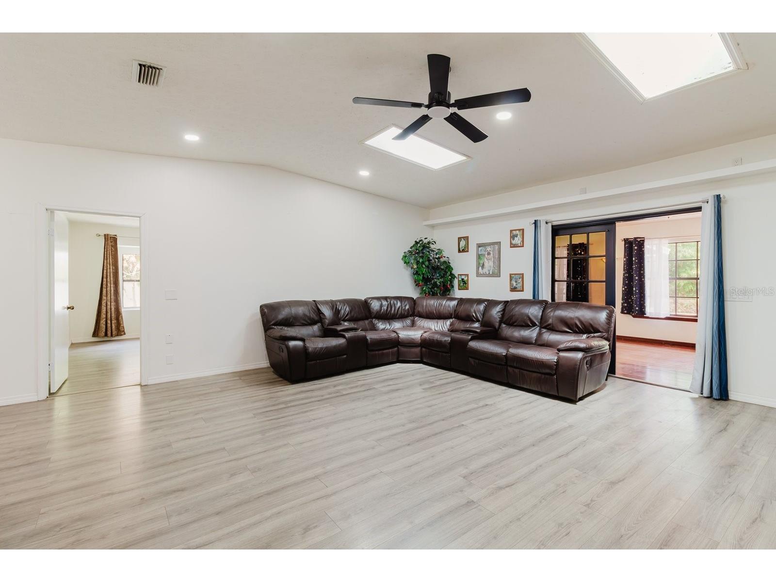 5402 Swallow Drive Land O Lakes FL 34639 TB8496621 image5