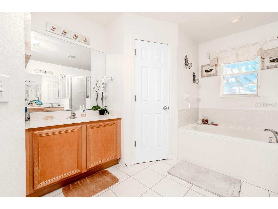 5404 Crepe Myrtle Circle Kissimmee FL 34758 V4945475 image26