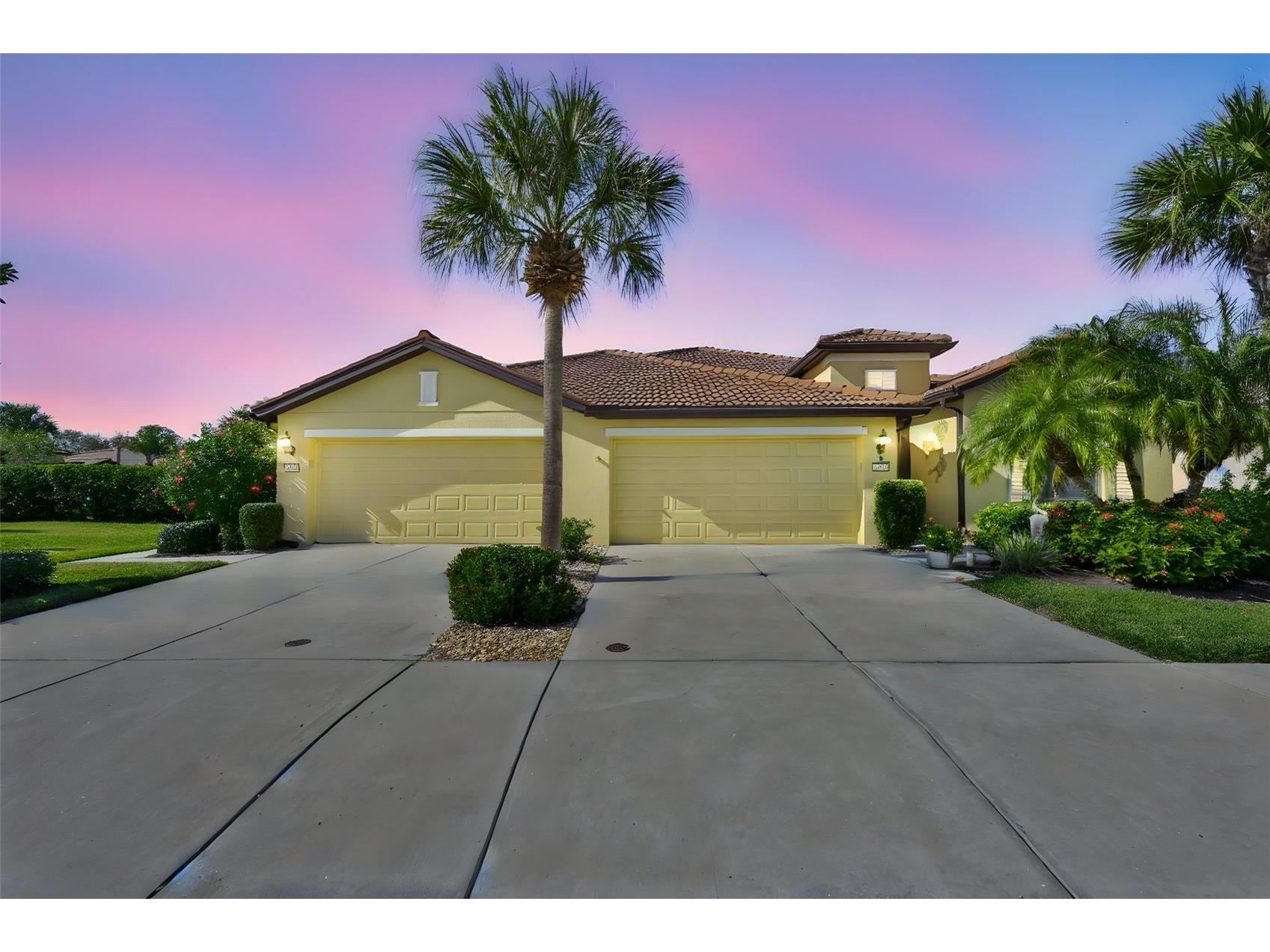 5404 Sunset Falls Drive Apollo Beach FL 33572 - THE LOOP POND TB8462803 image1