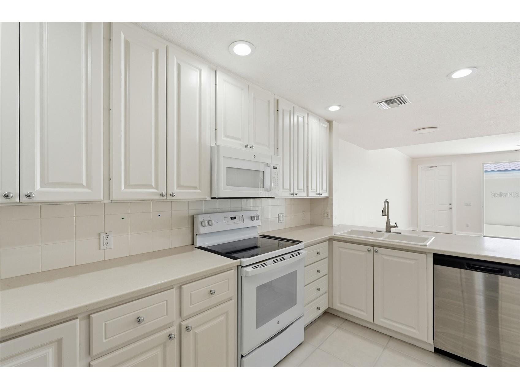 5405 Eliseo Street Sarasota FL 34238 A4695216 image9