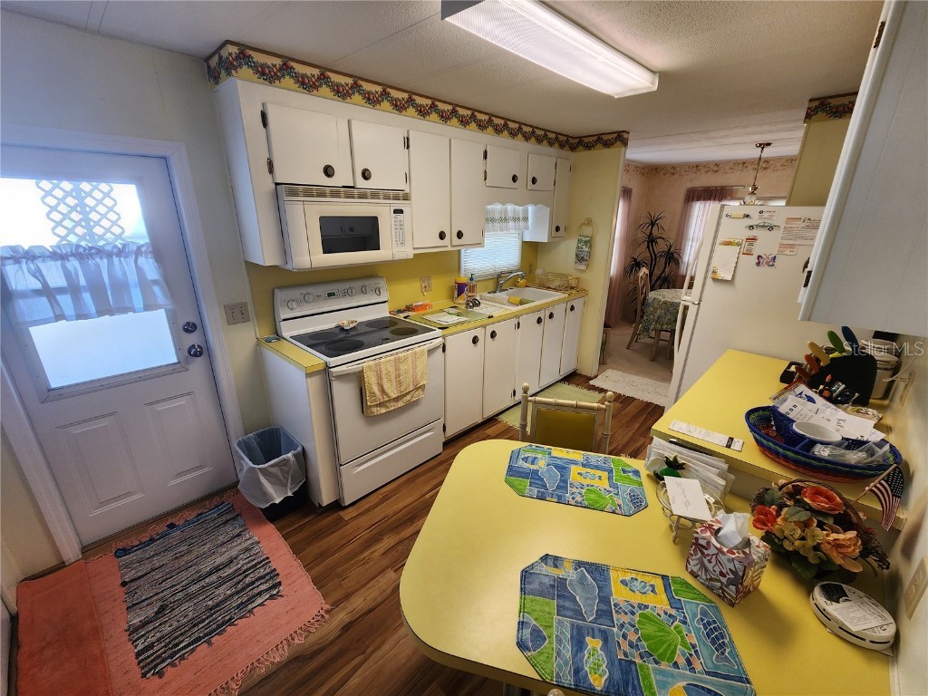 5408 Chateau Lane Bradenton FL 34207 A4649373 image6