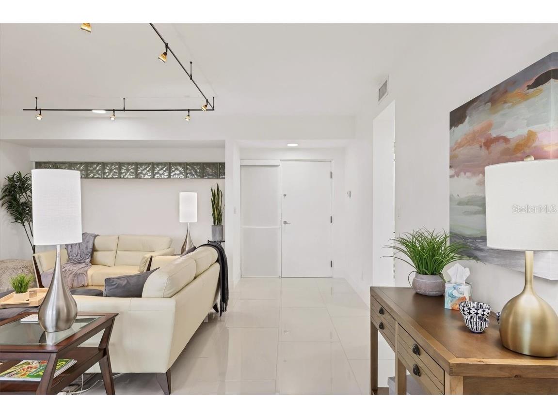 5408 Eagles Point Circle #102 Sarasota FL 34231 A4668010 image5