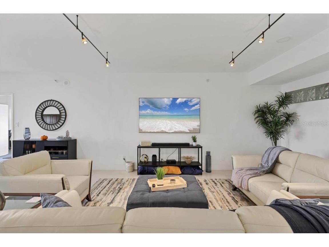 5408 Eagles Point Circle #102 Sarasota FL 34231 A4668010 image7