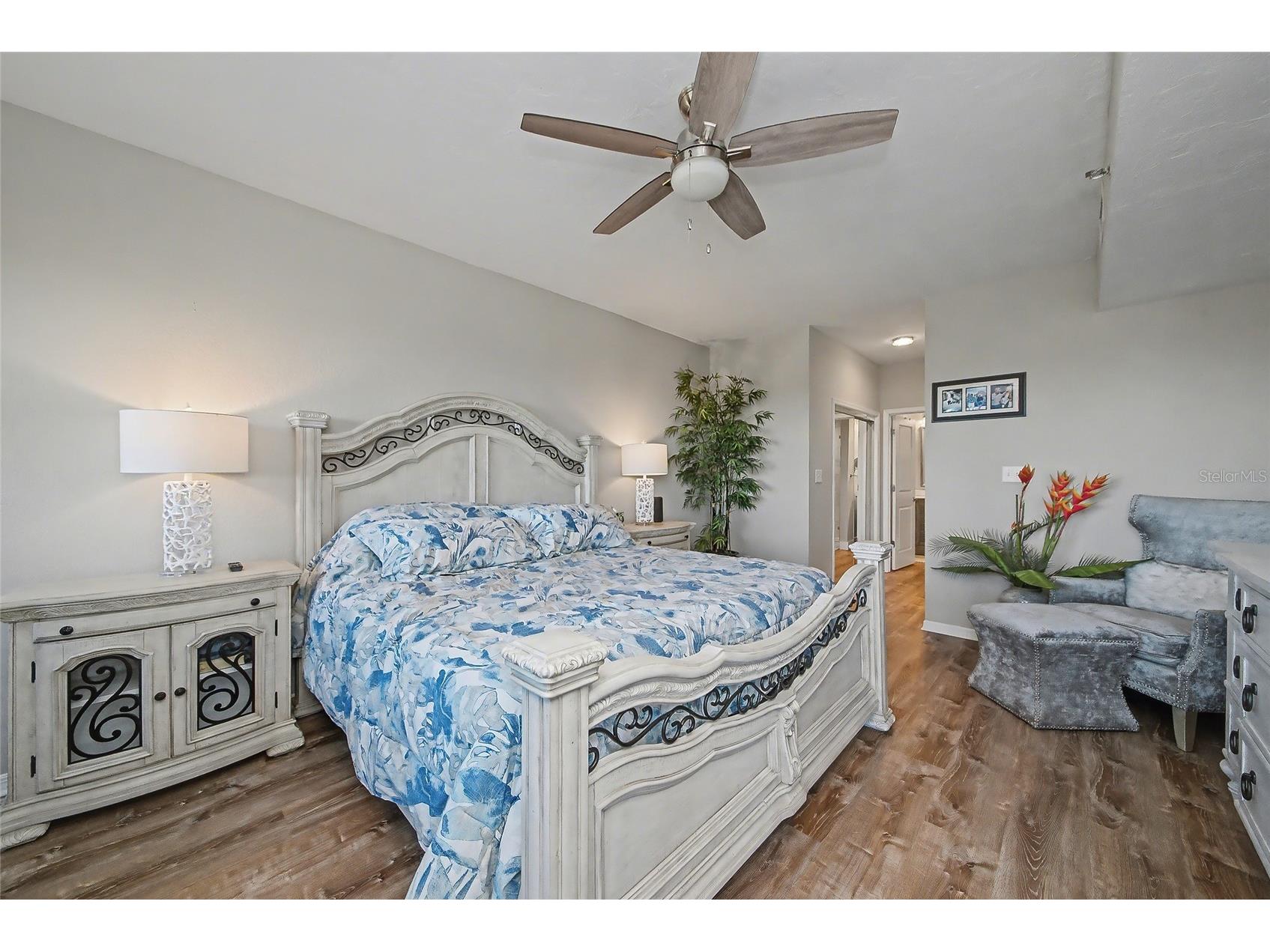 5408 Eagles Point Circle #302 Sarasota FL 34231 - INTRACOASTAL WATERWAY A4678903 image15