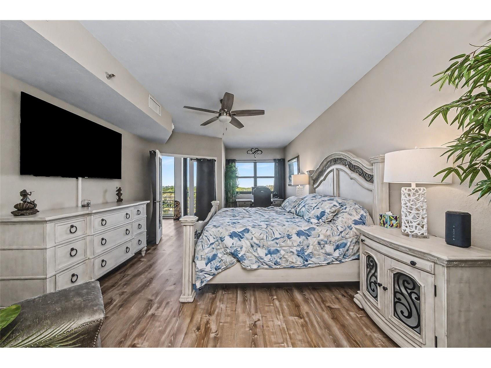 5408 Eagles Point Circle #302 Sarasota FL 34231 - INTRACOASTAL WATERWAY A4678903 image17