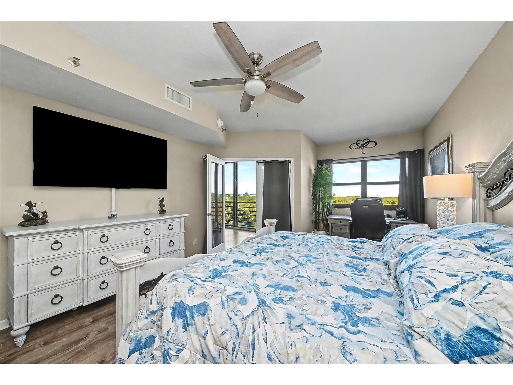 5408 Eagles Point Circle #302 Sarasota FL 34231 - INTRACOASTAL WATERWAY A4678903 image18