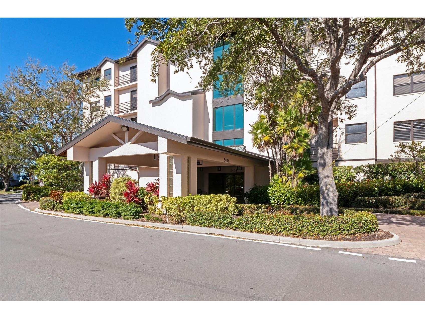 5408 Eagles Point Circle #302 Sarasota FL 34231 - INTRACOASTAL WATERWAY A4678903 image3