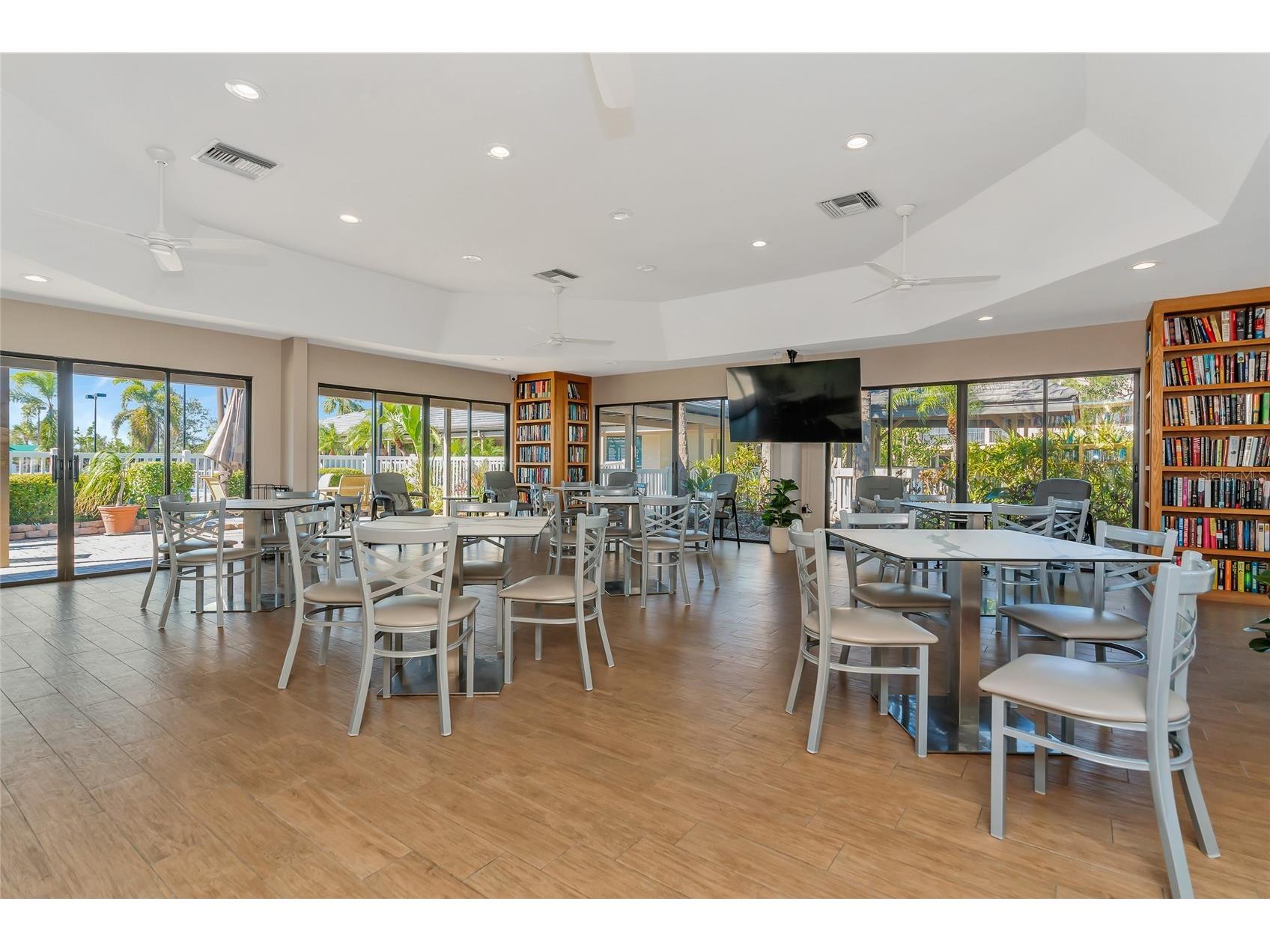 5408 Eagles Point Circle #302 Sarasota FL 34231 - INTRACOASTAL WATERWAY A4678903 image49