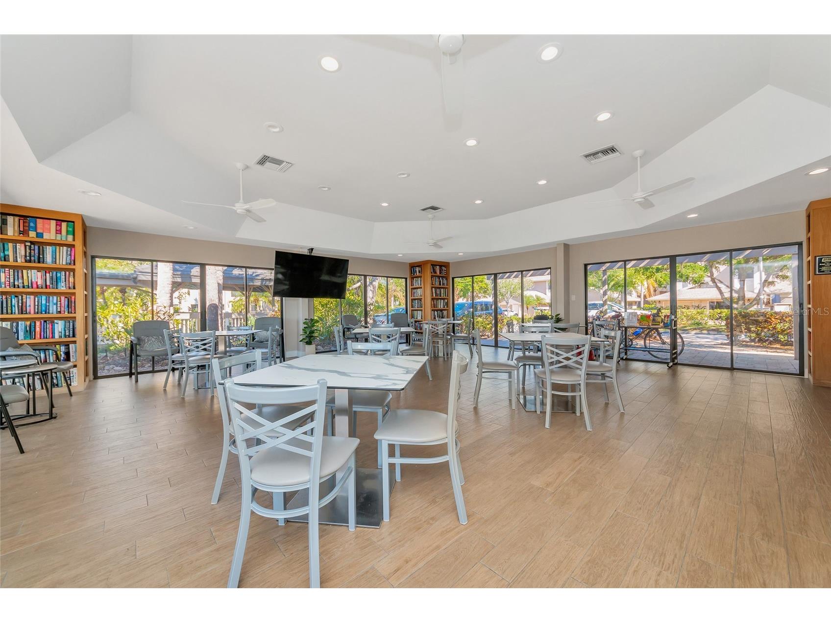 5408 Eagles Point Circle #302 Sarasota FL 34231 - INTRACOASTAL WATERWAY A4678903 image50