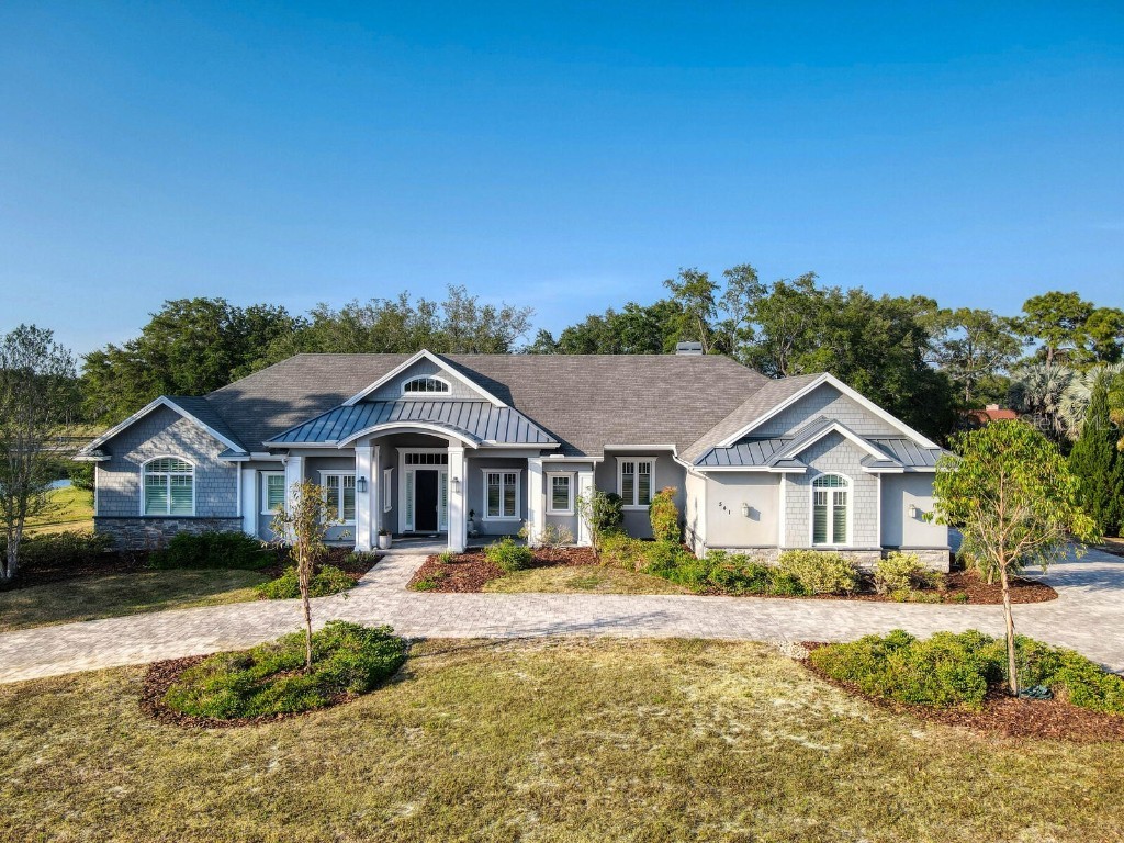 541 Austin Drive Tarpon Springs FL 34688 - LAKE TARPON U8242068 image1