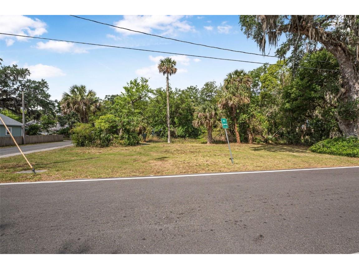 541 Charlovix Street