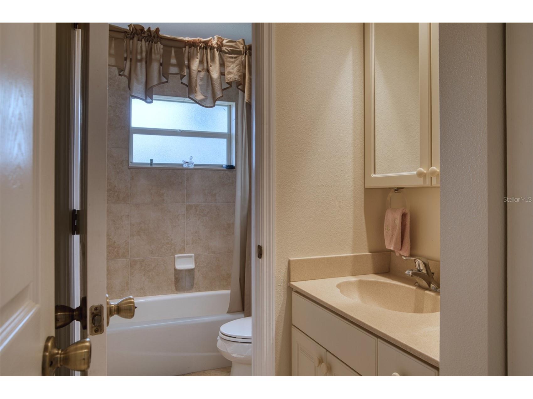 541 Falkland Road Venice FL 34293 A4692658 image15