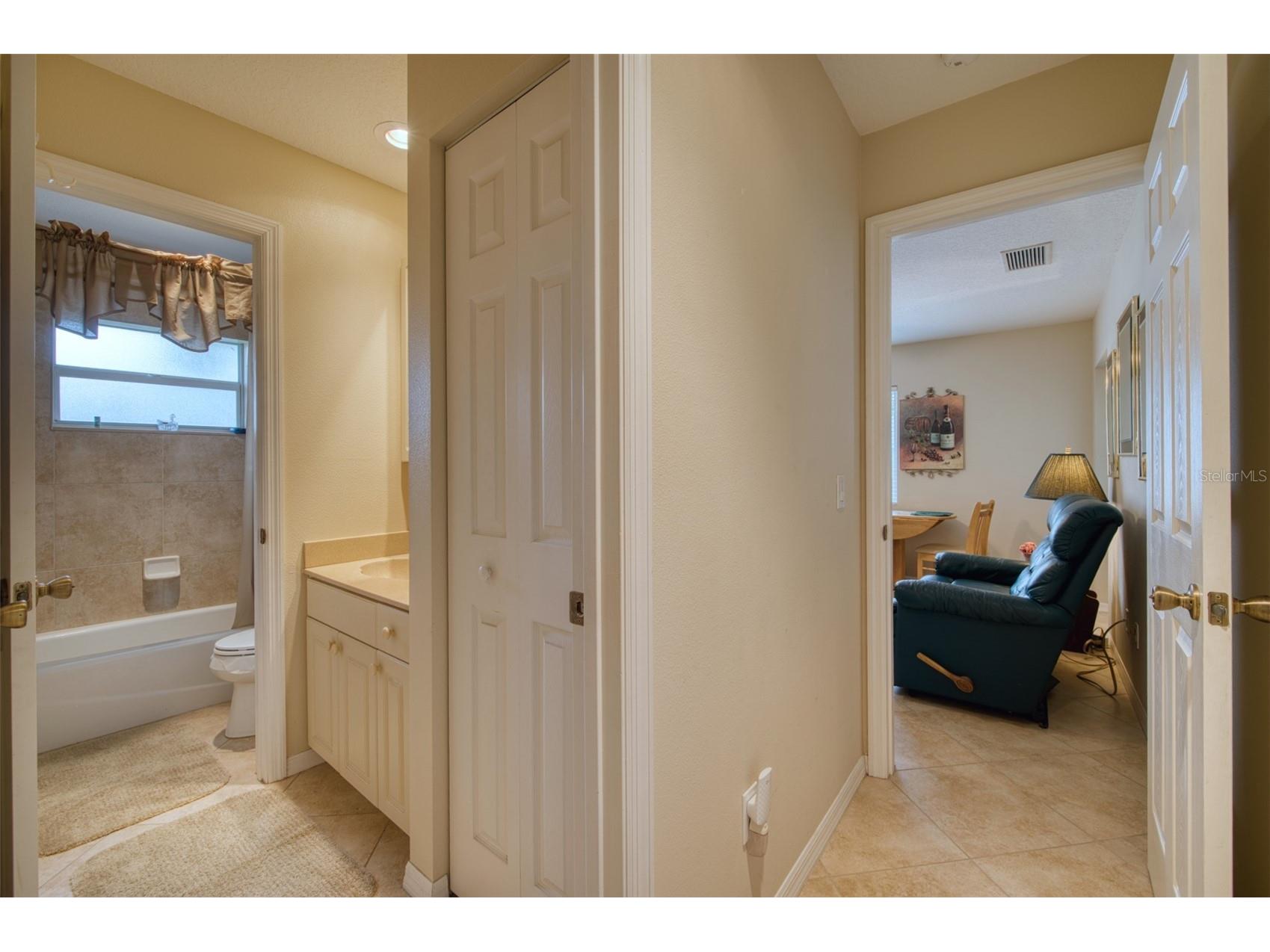 541 Falkland Road Venice FL 34293 A4692658 image16
