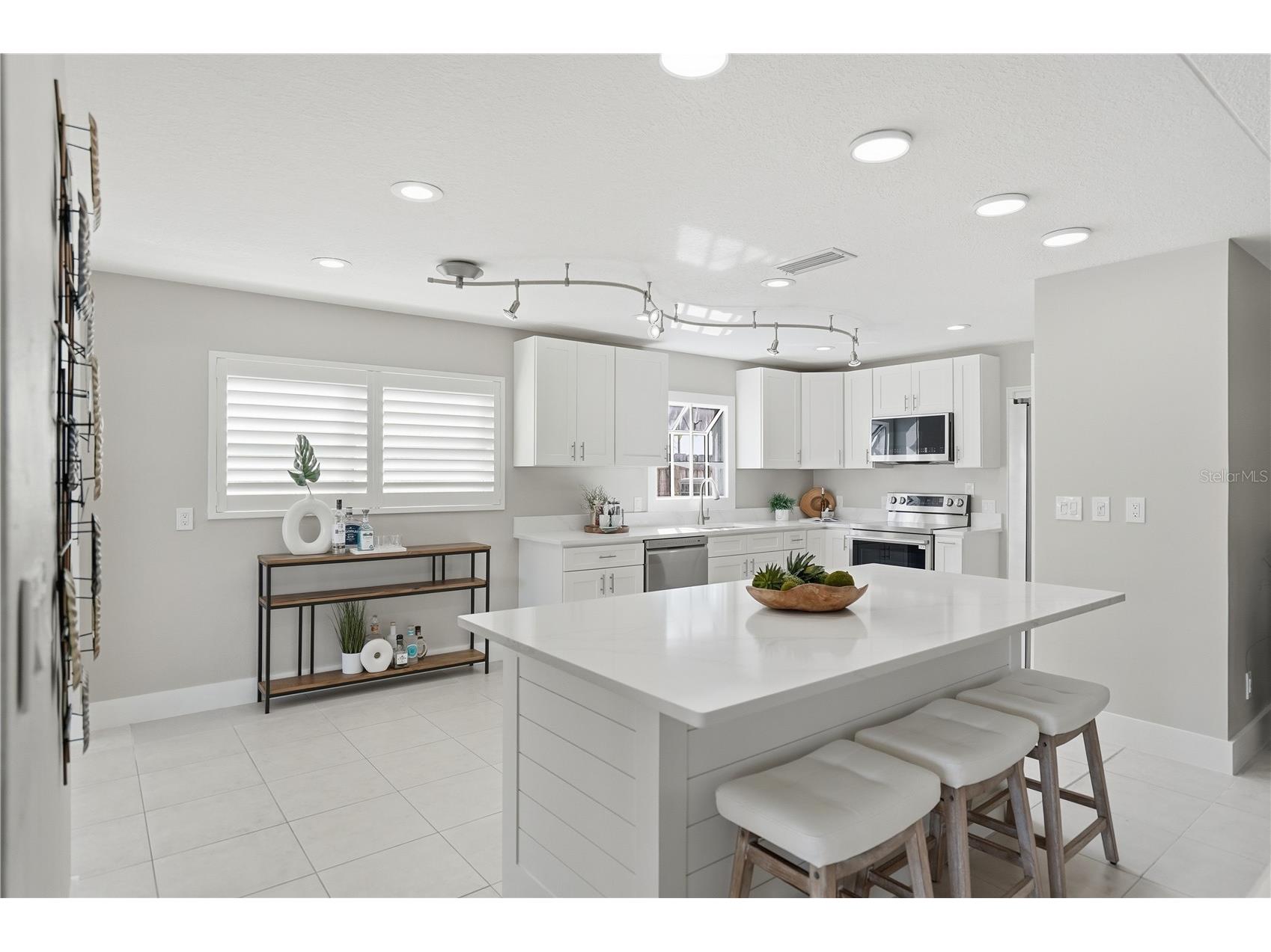 541 Lillian Drive Madeira Beach FL 33708 - BOCA CIEGA BAY TB8477517 image9