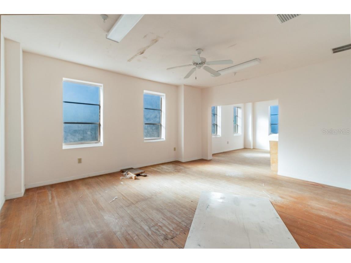 541 S Florida Avenue Lakeland FL 33801 TB8328654 image16