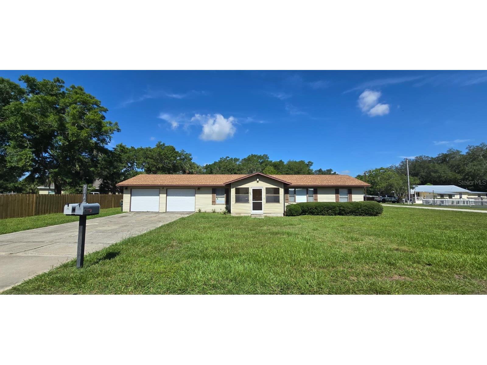 541 Sunset Avenue Umatilla FL 32784 G5114306 image1