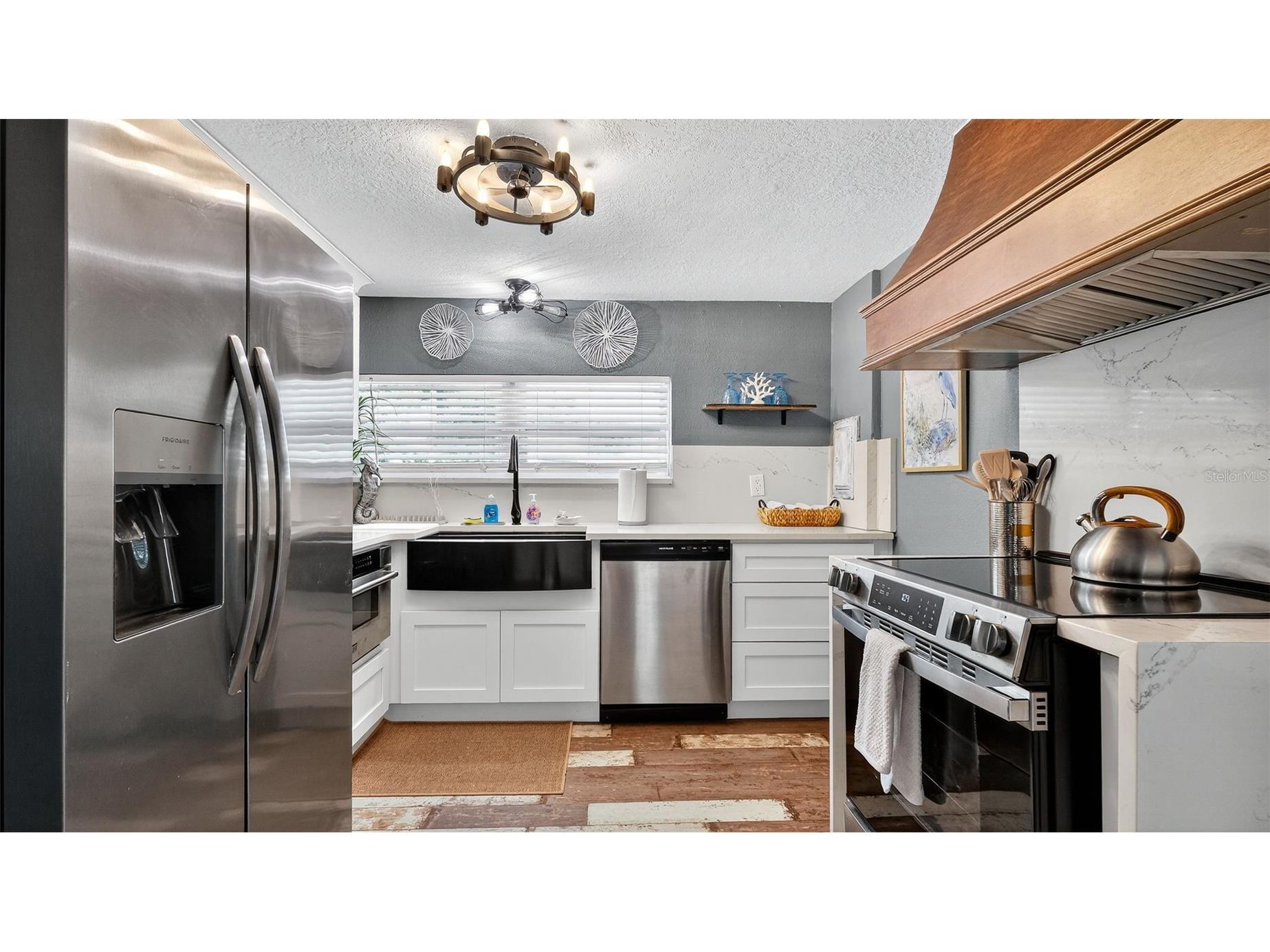 5411 Teal Drive Weeki Wachee FL 34607 - CANAL TO WEEKI WACHEE RIVER W7882168 image16