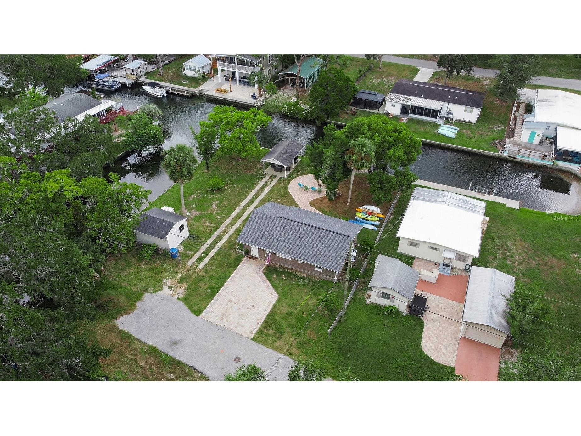 5411 Teal Drive Weeki Wachee FL 34607 - CANAL TO WEEKI WACHEE RIVER W7882168 image3