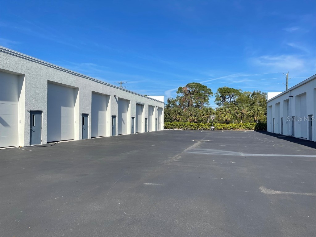 5411 Tri Par Drive #17 Sarasota FL 34234 A4632512 image1