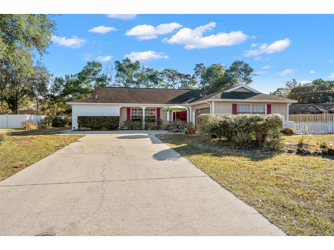 5412 Lloyd Drive Weeki Wachee FL 34607 T3420284 image1