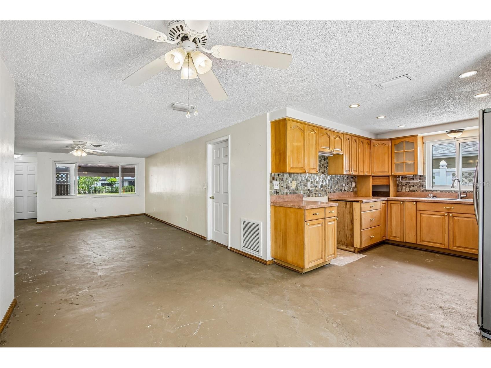 5415 1st Street NE Saint Petersburg FL 33703 TB8519250 image6