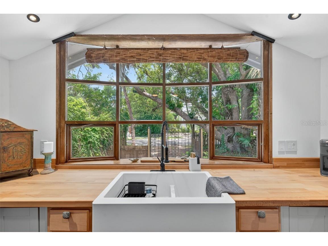 5416 Delette Avenue S Saint Petersburg FL 33707 TB8415092 image3