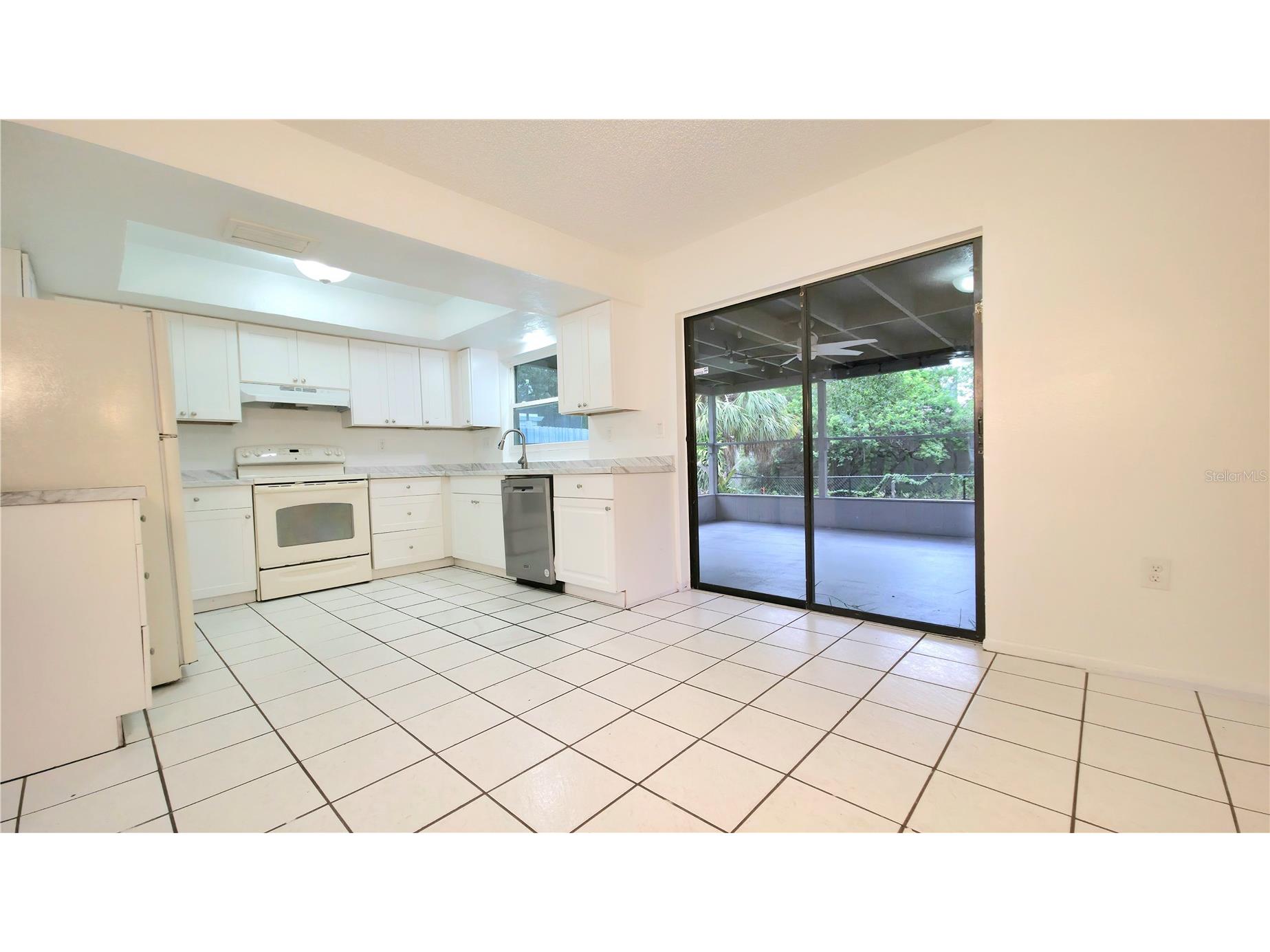 5416 Desoto Place Sarasota FL 34234 A4678457 image8