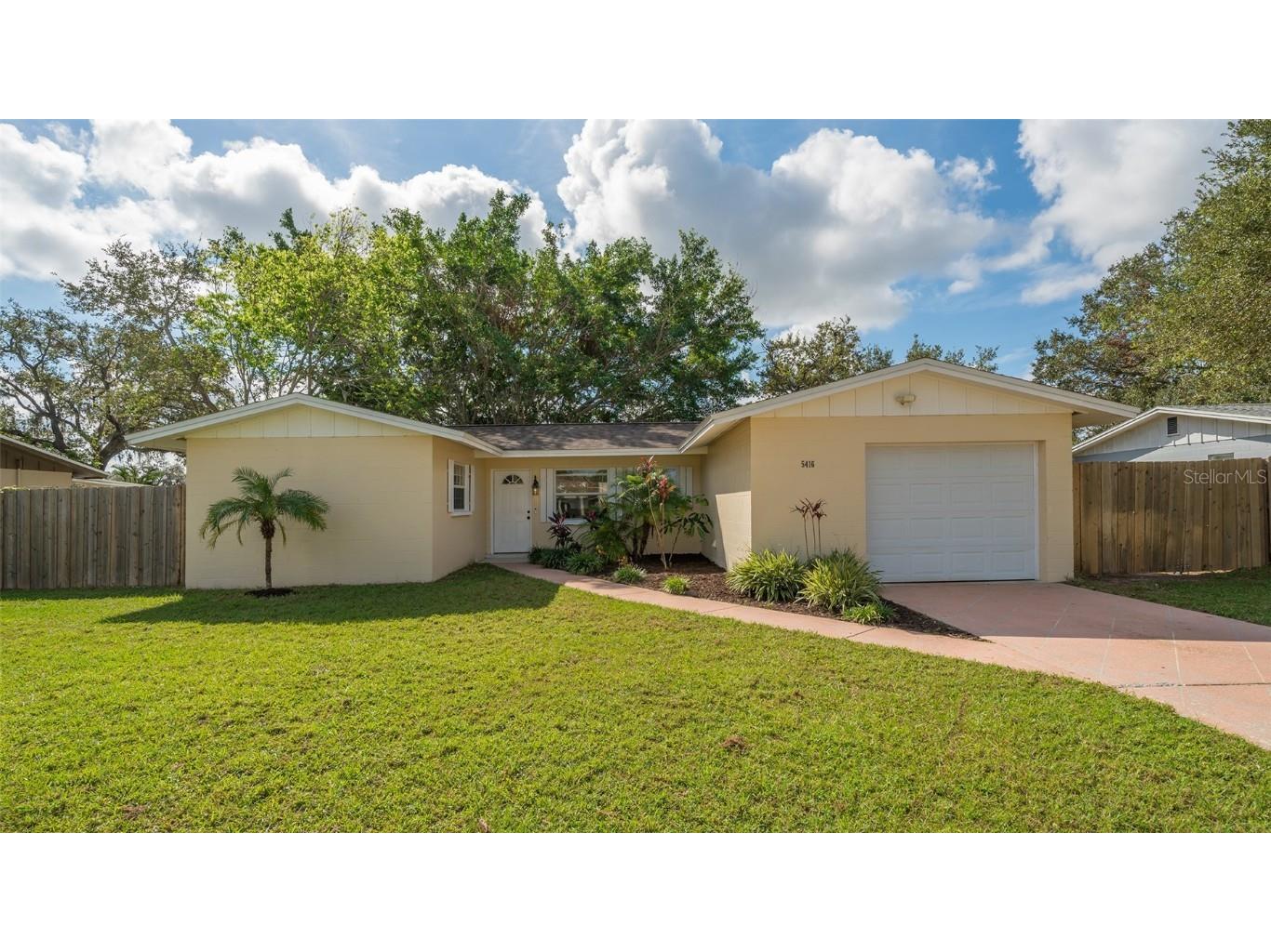 5416 Laurelwood Place Sarasota FL 34232 A4589969 image1