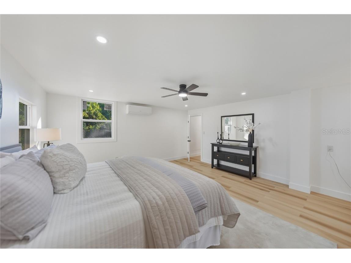 542 64th Street S Saint Petersburg FL 33707 TB8447857 image32