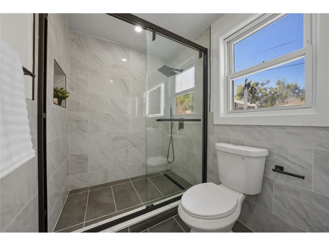 542 64th Street S Saint Petersburg FL 33707 TB8447857 image37