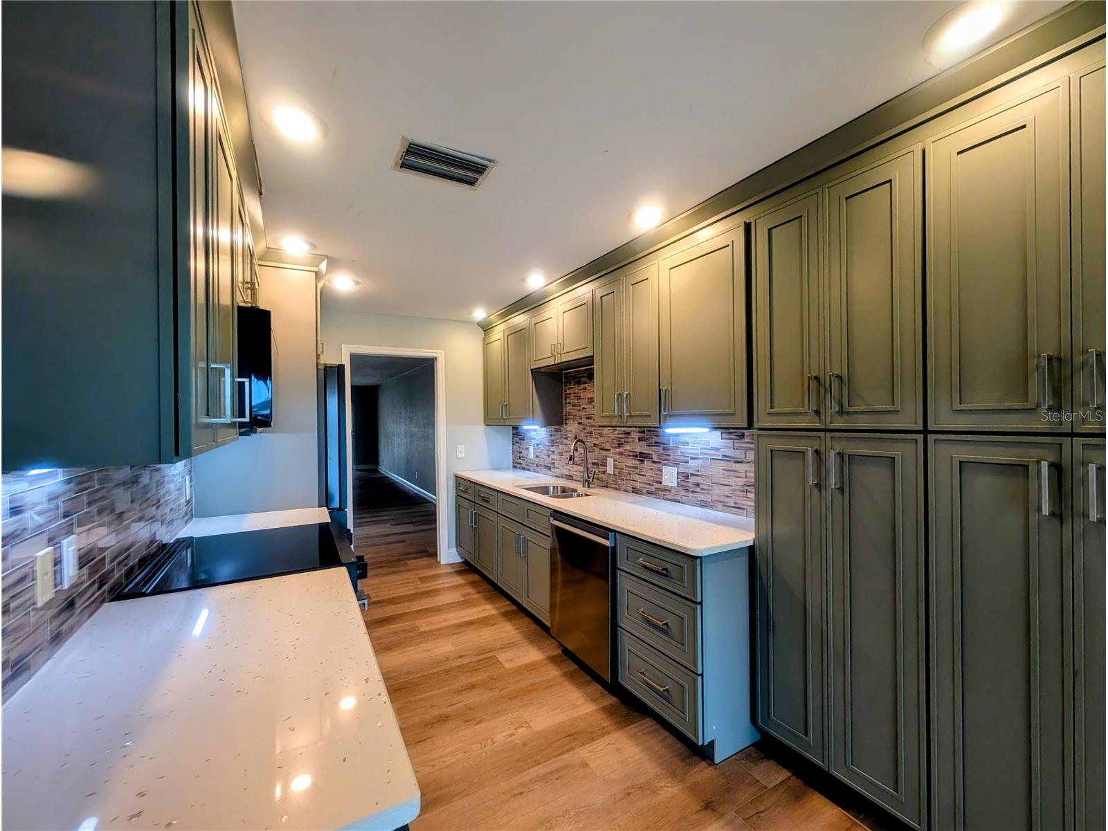542 Boca Ciega Point Boulevard N #2108 Madeira Beach FL 33708 TB8521724 image7