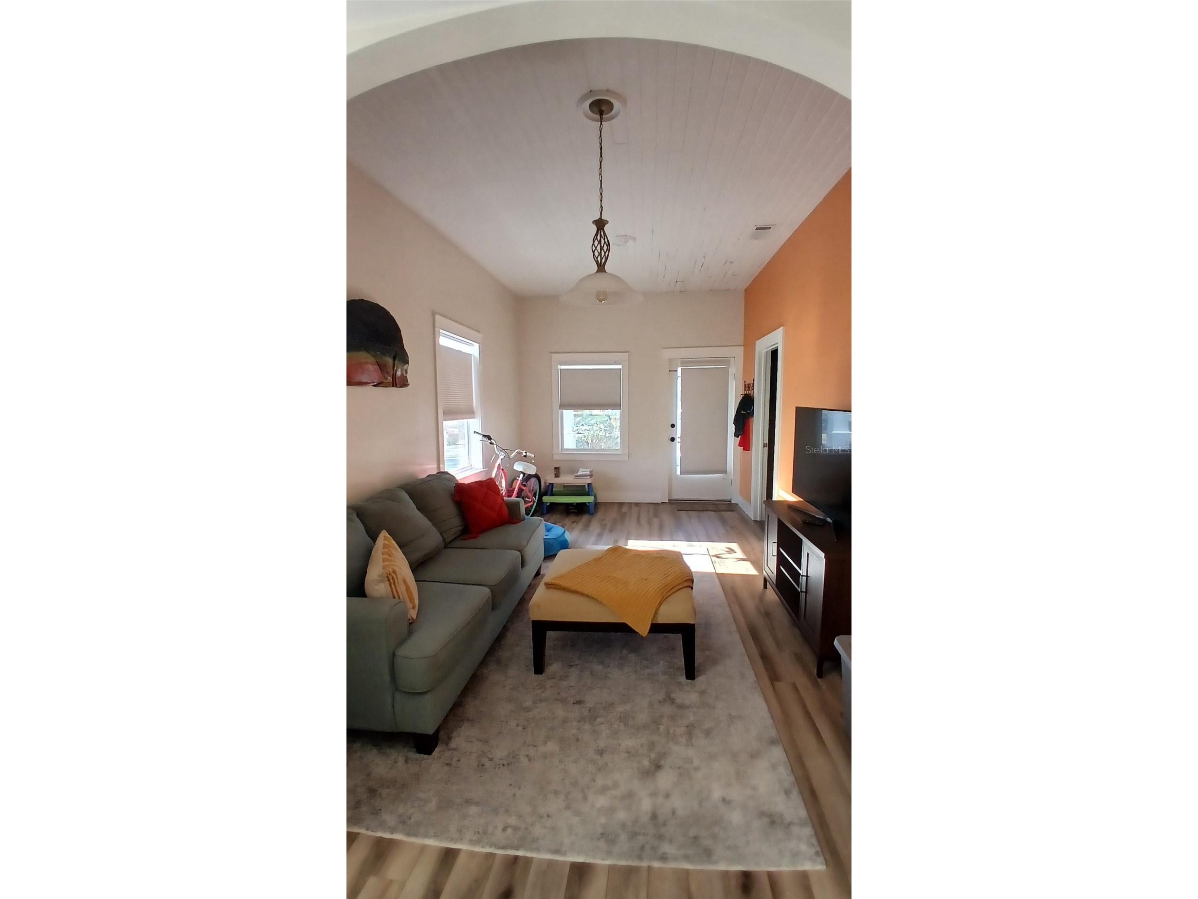 542 Division Street Tarpon Springs FL 34689 TB8483670 image20