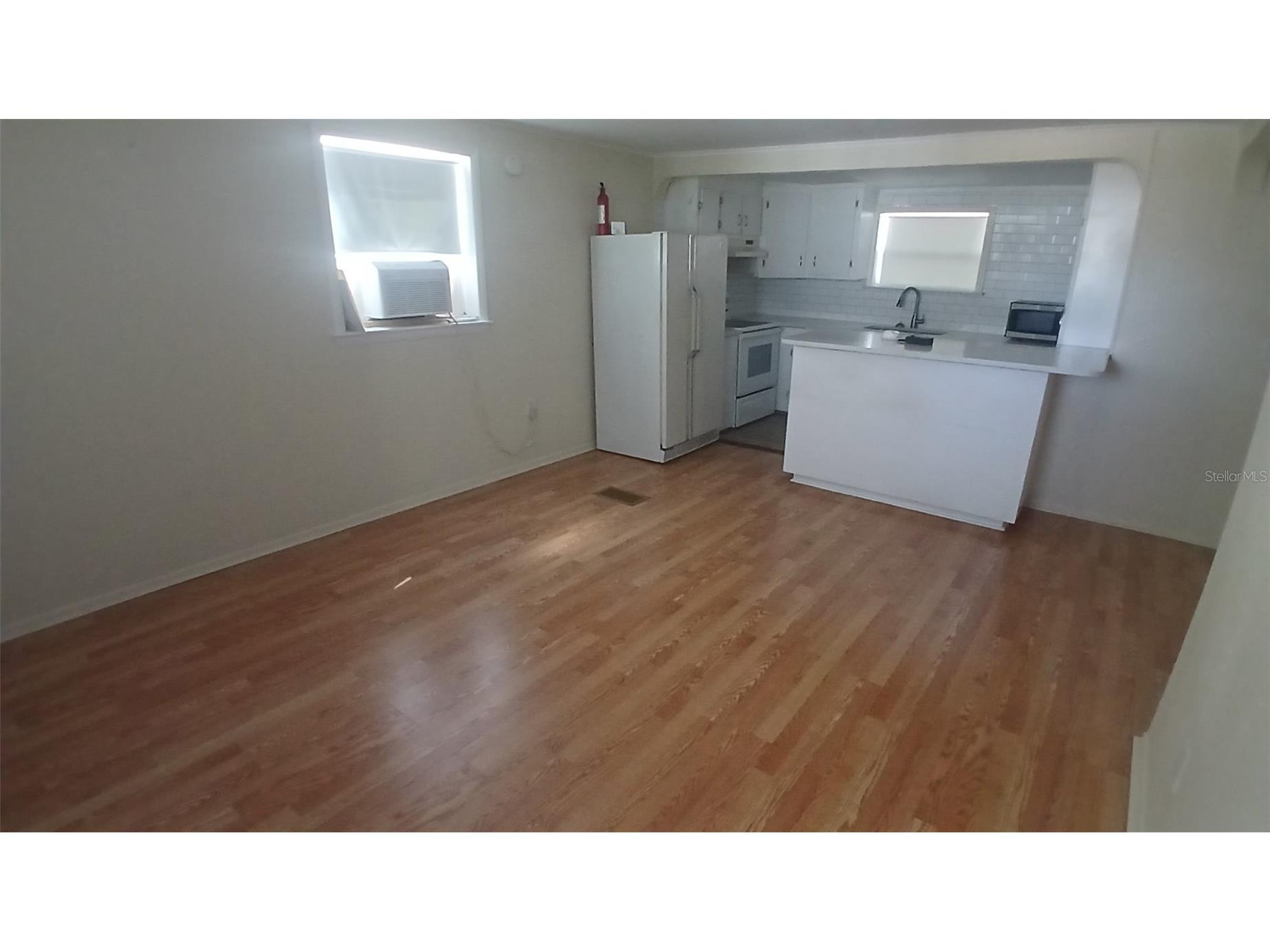 542 Division Street Tarpon Springs FL 34689 TB8514065 image3