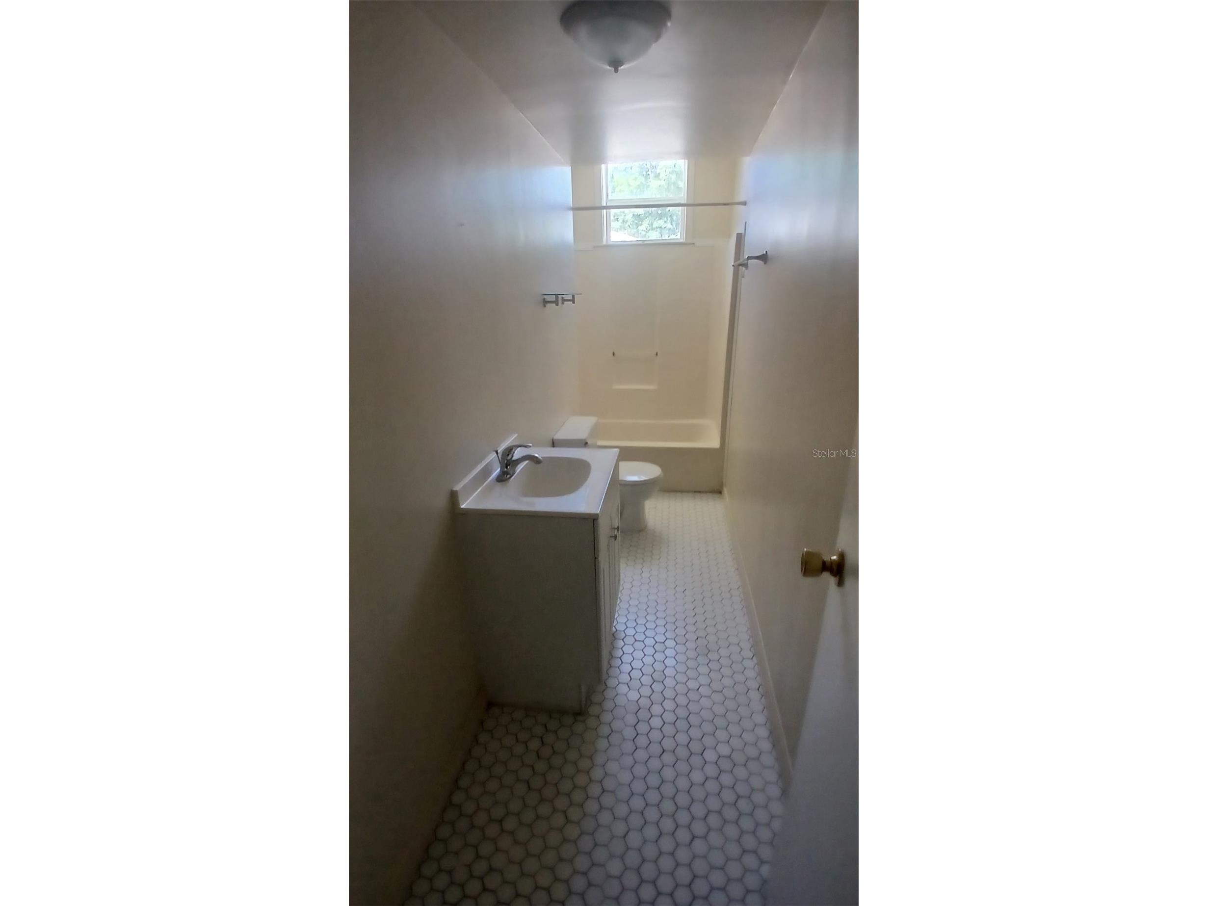 542 Division Street Tarpon Springs FL 34689 TB8514065 image6