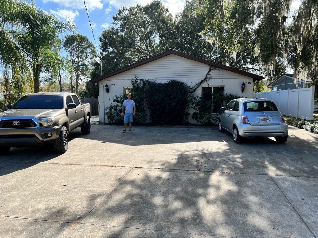 542 E Caroline Street Tavares FL 32778 G5063087 image1