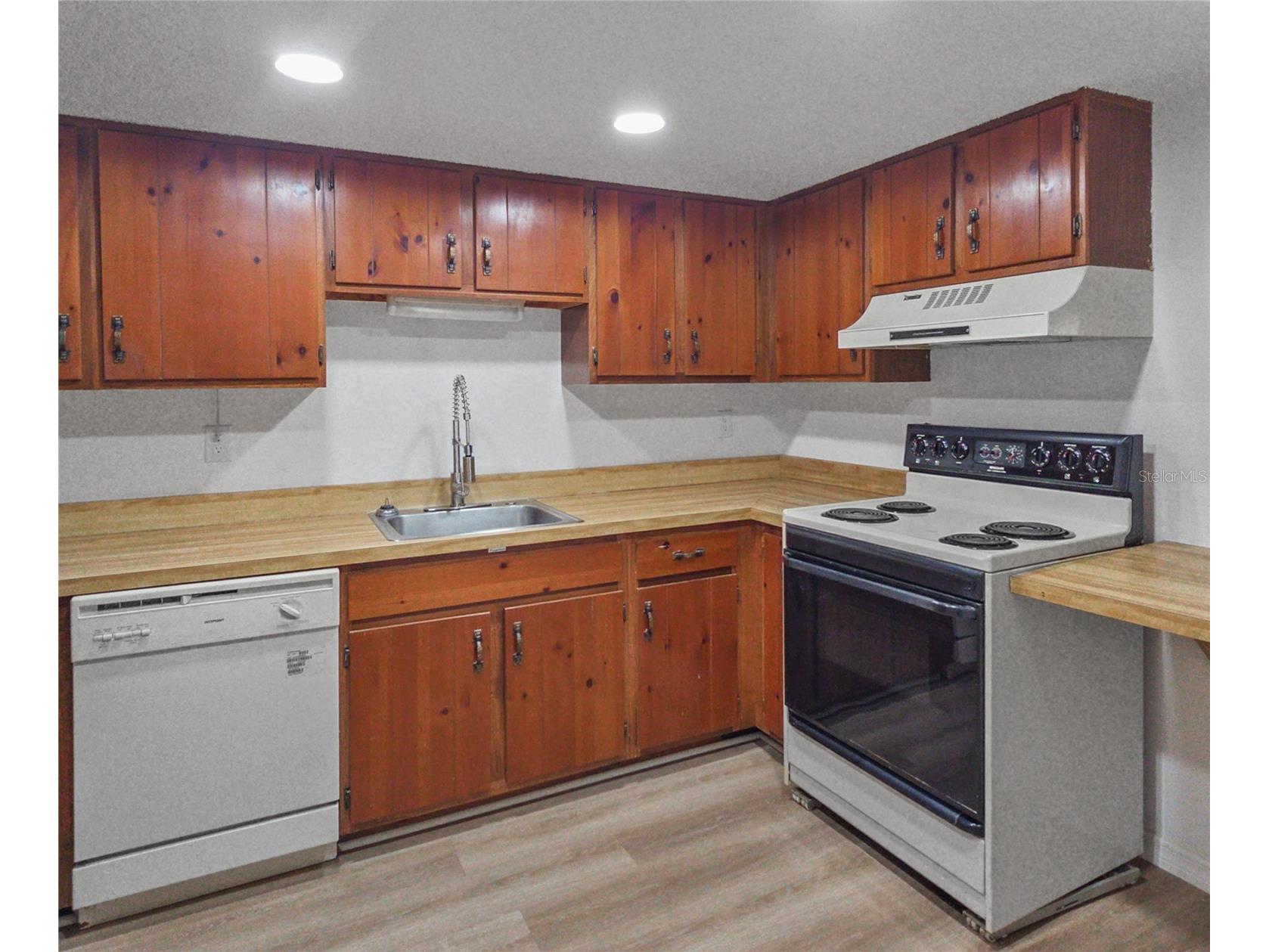 542 Fairways Drive #A Ocala FL 34472 OM716741 image6