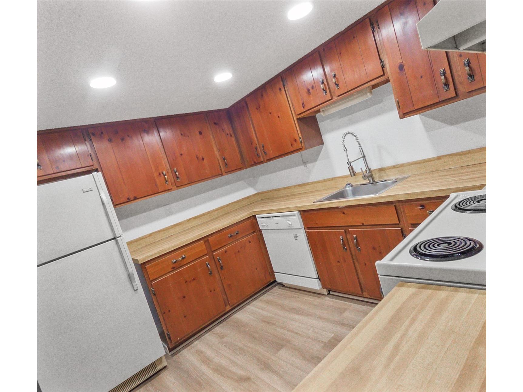 542 Fairways Drive #A Ocala FL 34472 OM716741 image7