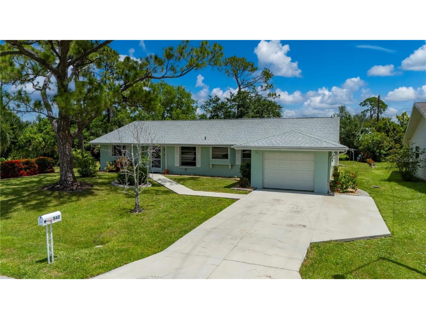 542 Lakehurst Avenue NW Port Charlotte FL 33952 C7512803 image2