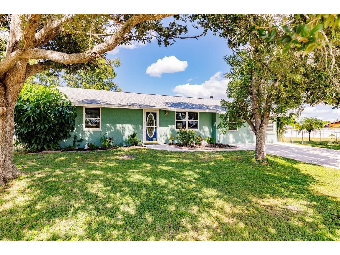 542 Lakemont Avenue NW Port Charlotte FL 33952 C7482813 image1