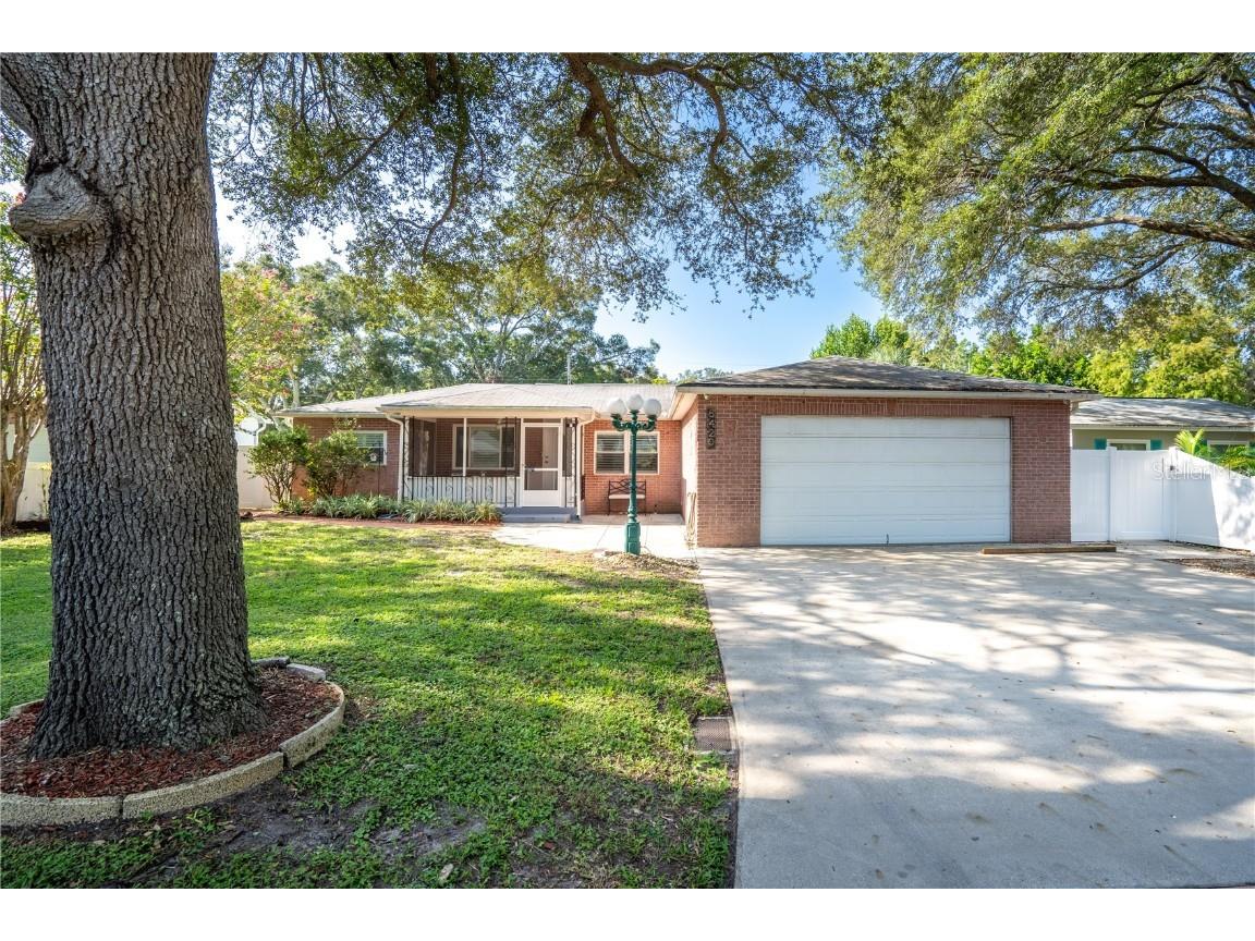 5420 43rd Avenue N Saint Petersburg FL 33709 U8211474 image1