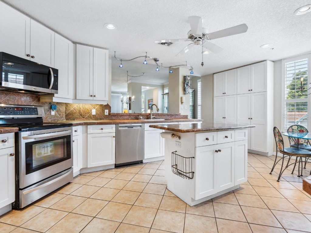 5420 Eagles Point Circle #106 Sarasota FL 34231 A4653207 image21