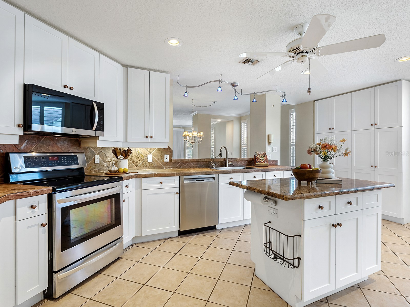 5420 Eagles Point Circle #106 Sarasota FL 34231 A4684787 image12