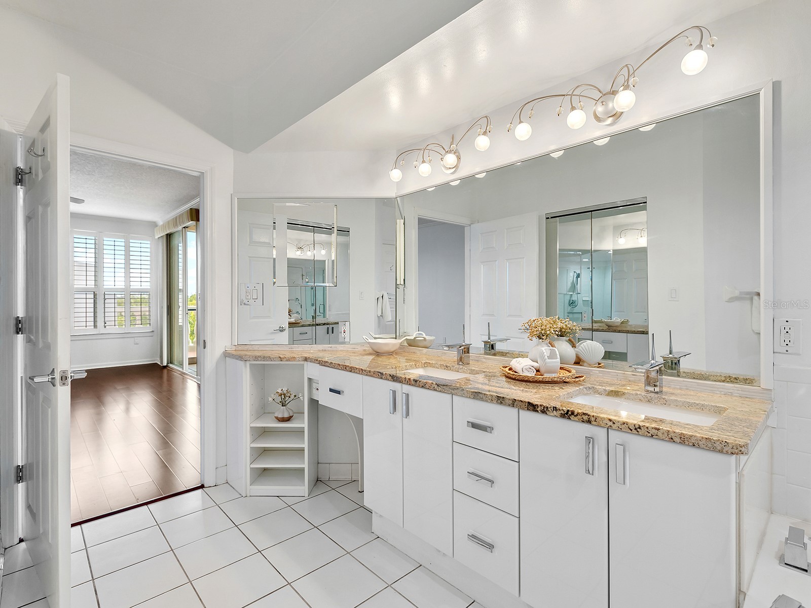 5420 Eagles Point Circle #106 Sarasota FL 34231 A4684787 image19