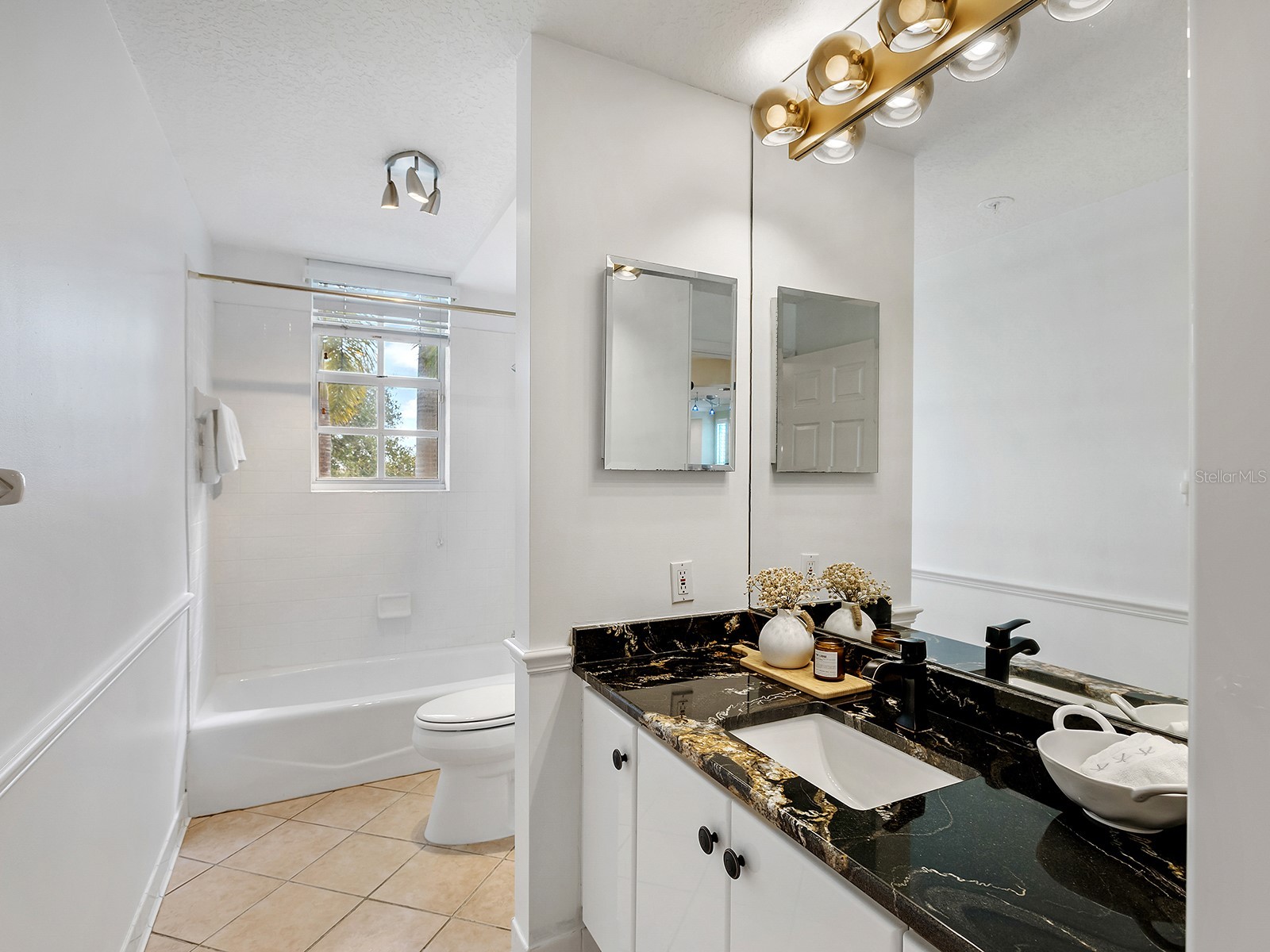5420 Eagles Point Circle #106 Sarasota FL 34231 A4684787 image29