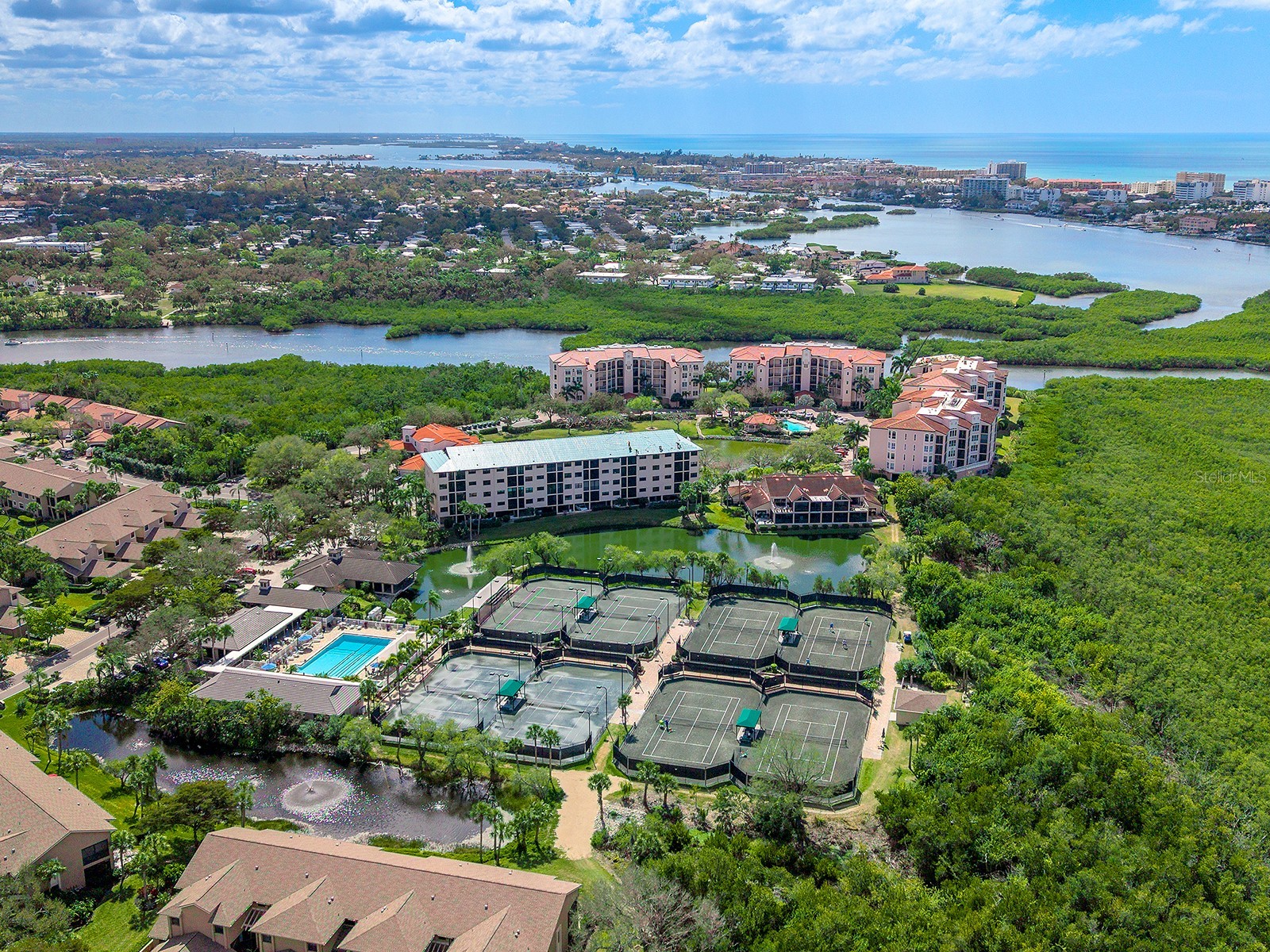 5420 Eagles Point Circle #106 Sarasota FL 34231 A4684787 image48