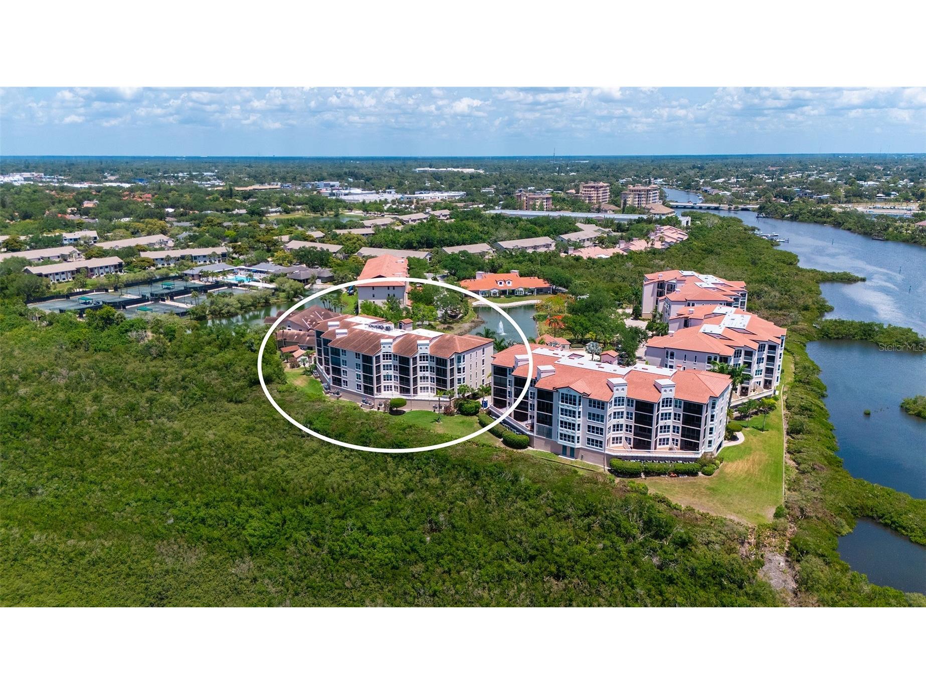 5420 Eagles Point Circle #206 Sarasota FL 34231 A4695981 image2